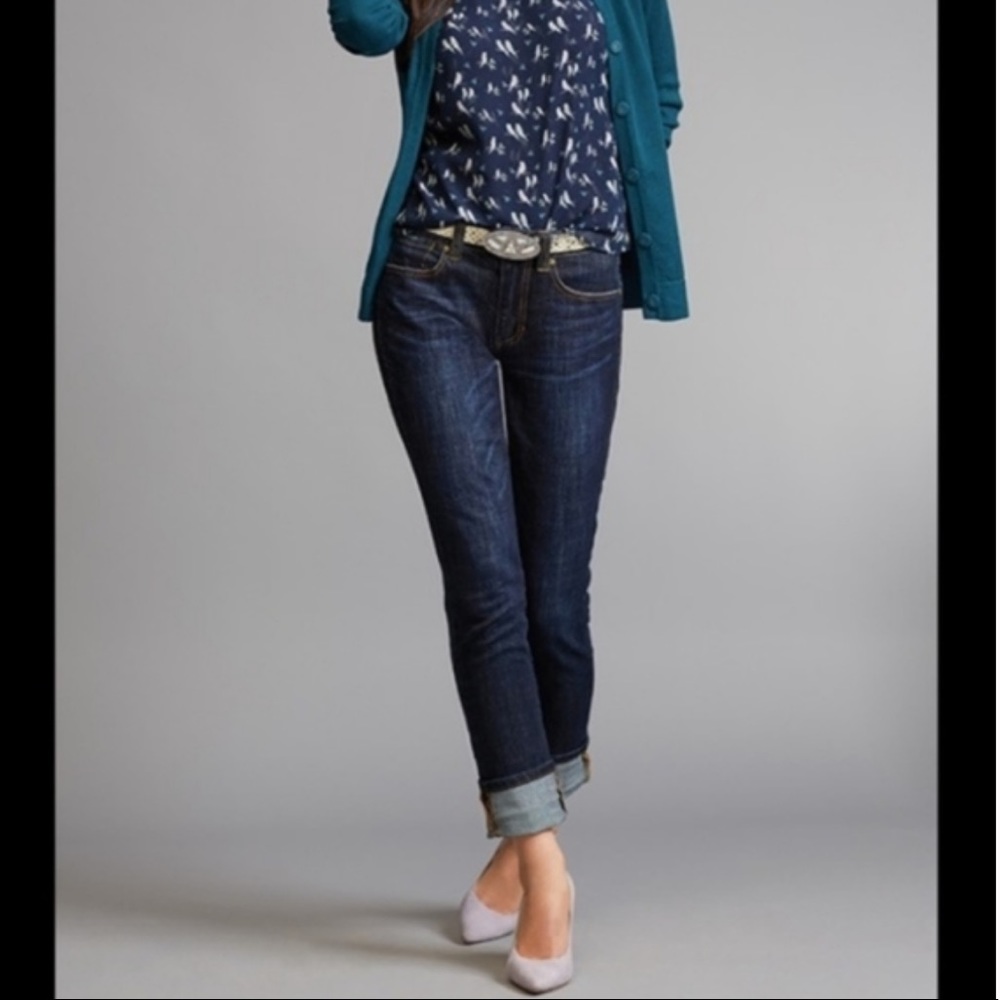 Cabi straight leg mid-rise jeans, size 4, EUC